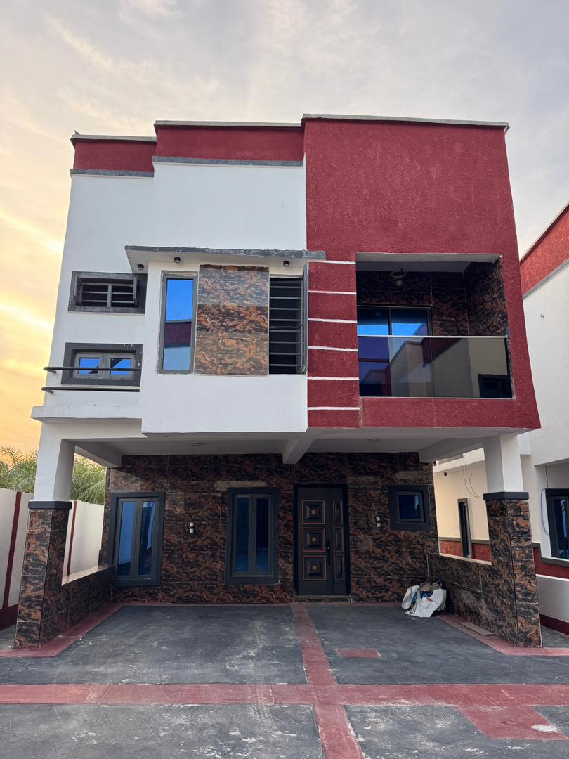 4 Bedroom Detached Duplex with BQ Orchid Road