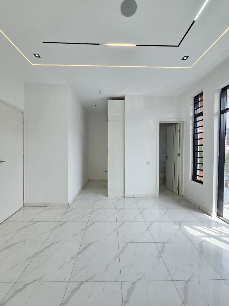 WhatsApp Image 2025-11-19 at 1.05.06 PM (1)