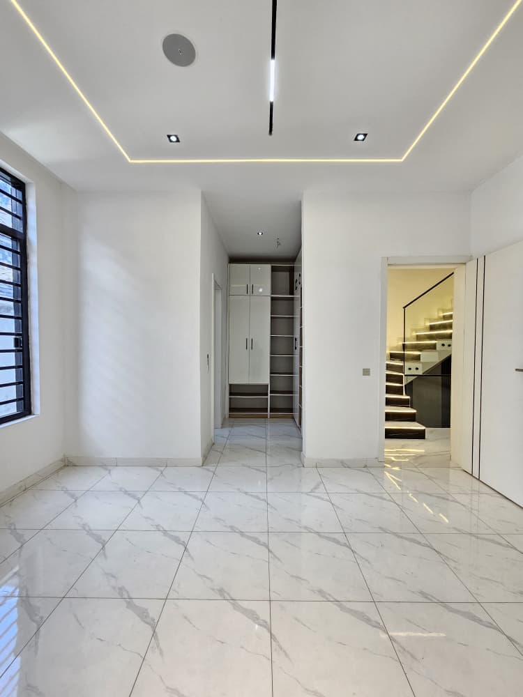 WhatsApp Image 2025-11-19 at 1.05.07 PM (1)