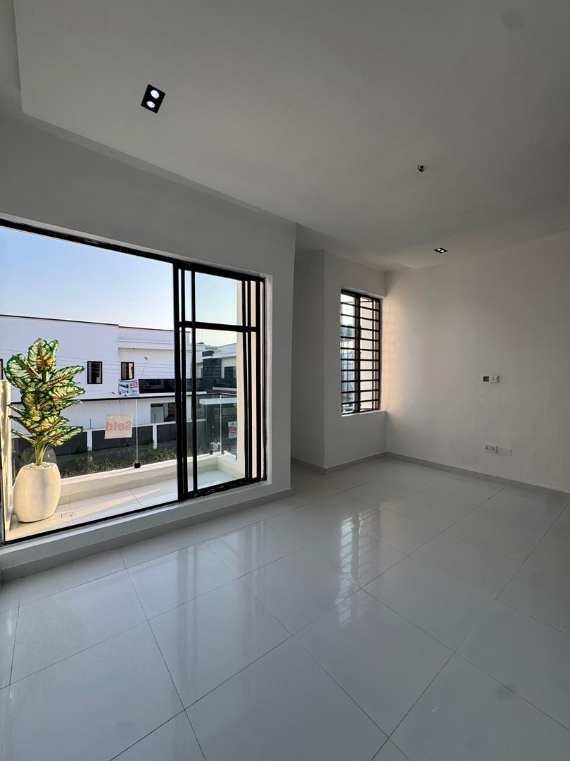 WhatsApp Image 2025-11-25 at 7.56.45 PM (1)