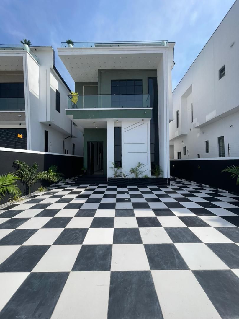 5BEDROOM FULLY DETACHED DUPLEX AJAH LAGOS π³π¬