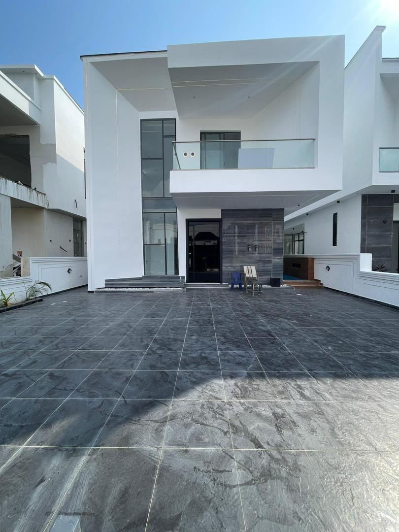 LUXURY 5BEDROOM FULLY DETACHED DUPLEX
