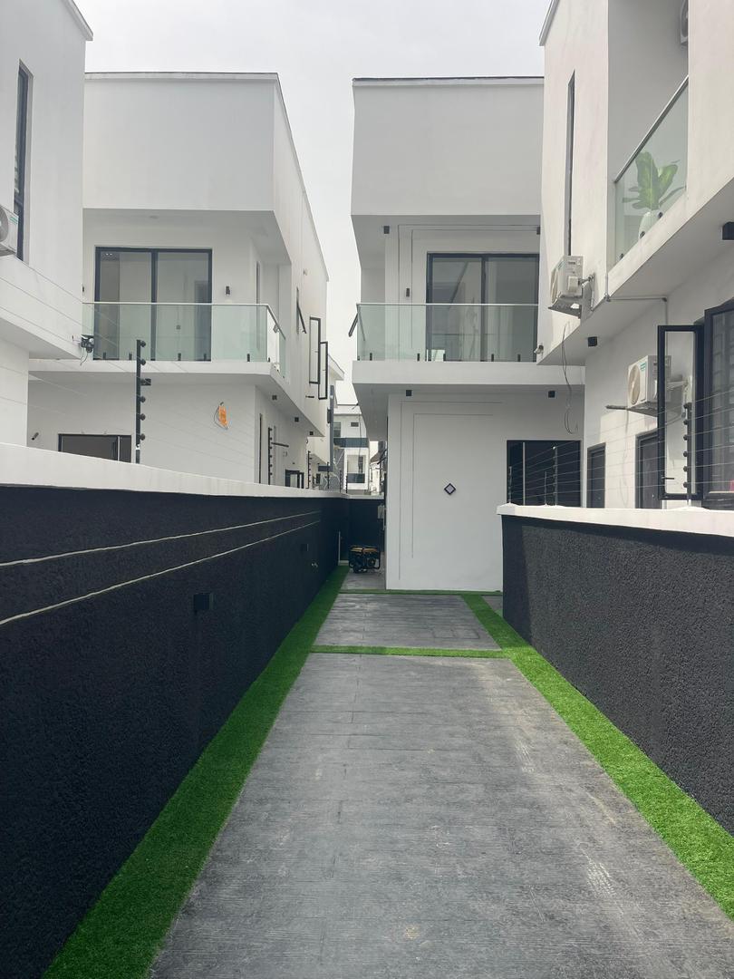 4 BEDROOM SEMI DETACHED DUPLEX CHEVRON LEKKI