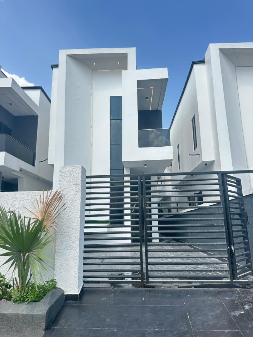 5 Bedroom Fully Detached Duplex with BQ Ajah, Lekki Fully Detached Duplex House 📍Location: Ajah, Lekki 💰Price: ₦240M Asking Property Features: * All rooms en-suite * Spacious living Area * Fully fitted kitchen * Quality finishing * Smart home features * Fitted Wardrobes * Well ventilated * Modern POP ceilings & aesthetic lighting * Water heater & heat extractor * Walk-in shower & walk-in closet * Top quality tiles * Ample parking space * Good road network * Good electricity * Good title document * Flood free area - Family lounge - Inbuilt speakers - BQ - Swimming pool 📄Title: Governor’s Consent