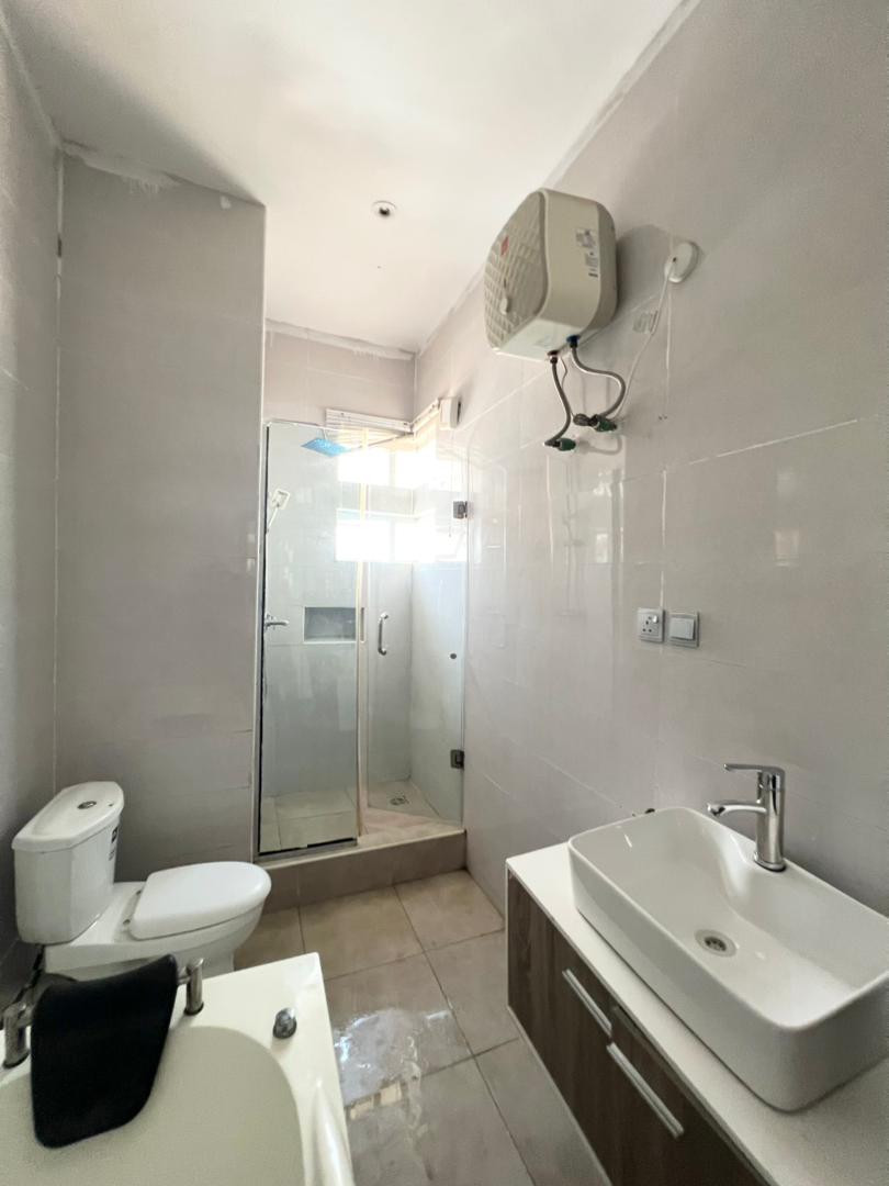 4-bedroom-duplex-for-rent-with-security-house-lekki (3)