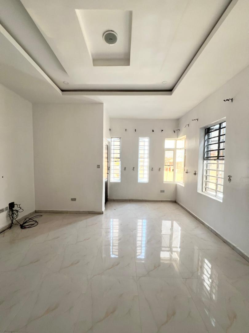 4-bedroom-duplex-for-rent-with-security-house-lekki (9)