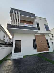 5 bedroom detached duplex for sale