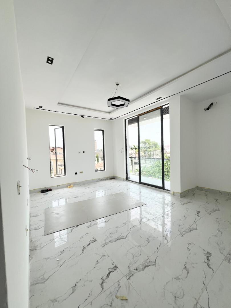 5-bedroom-detached-house-with-2-room-bq-for-sale-lagos (27)
