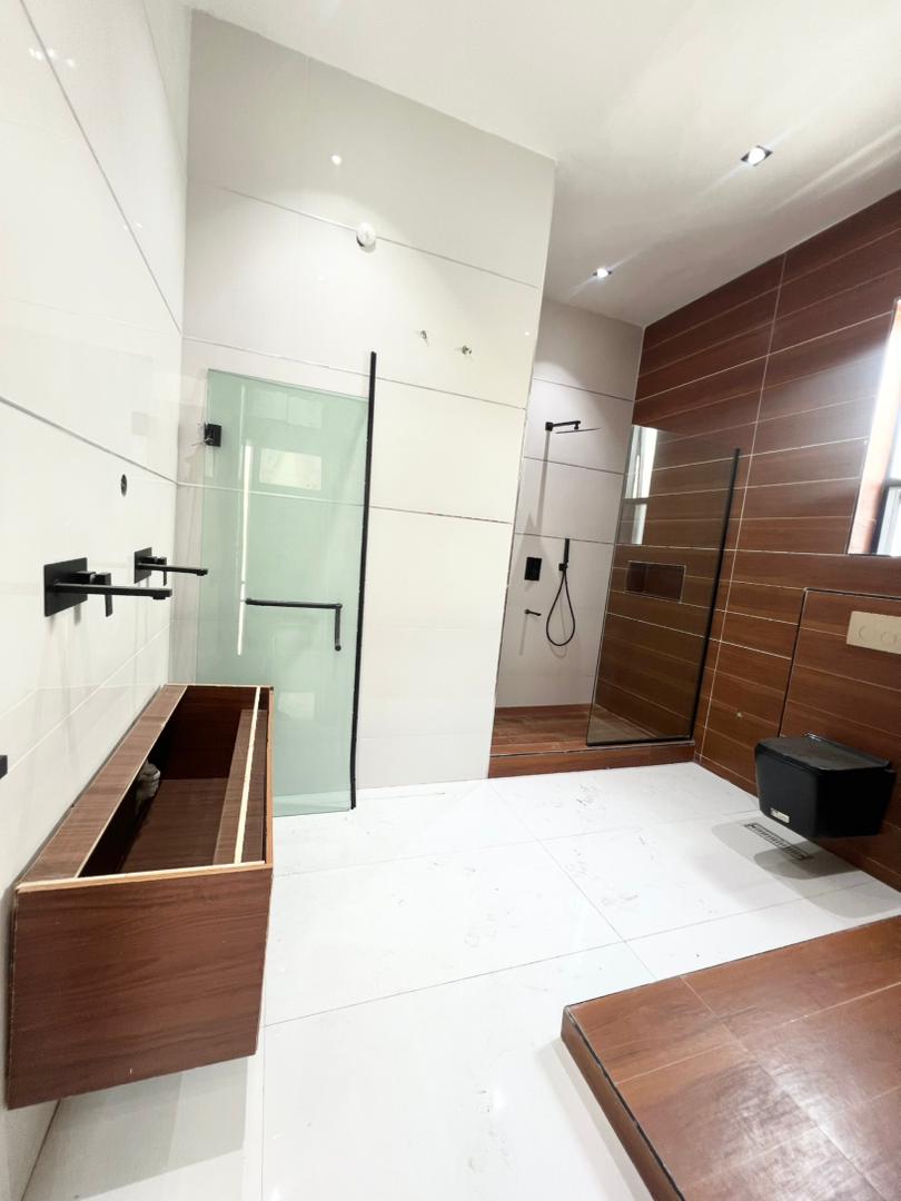 Unit 1 - Premium 5 bedroom fully detached duplex for sale in Lekki (29)