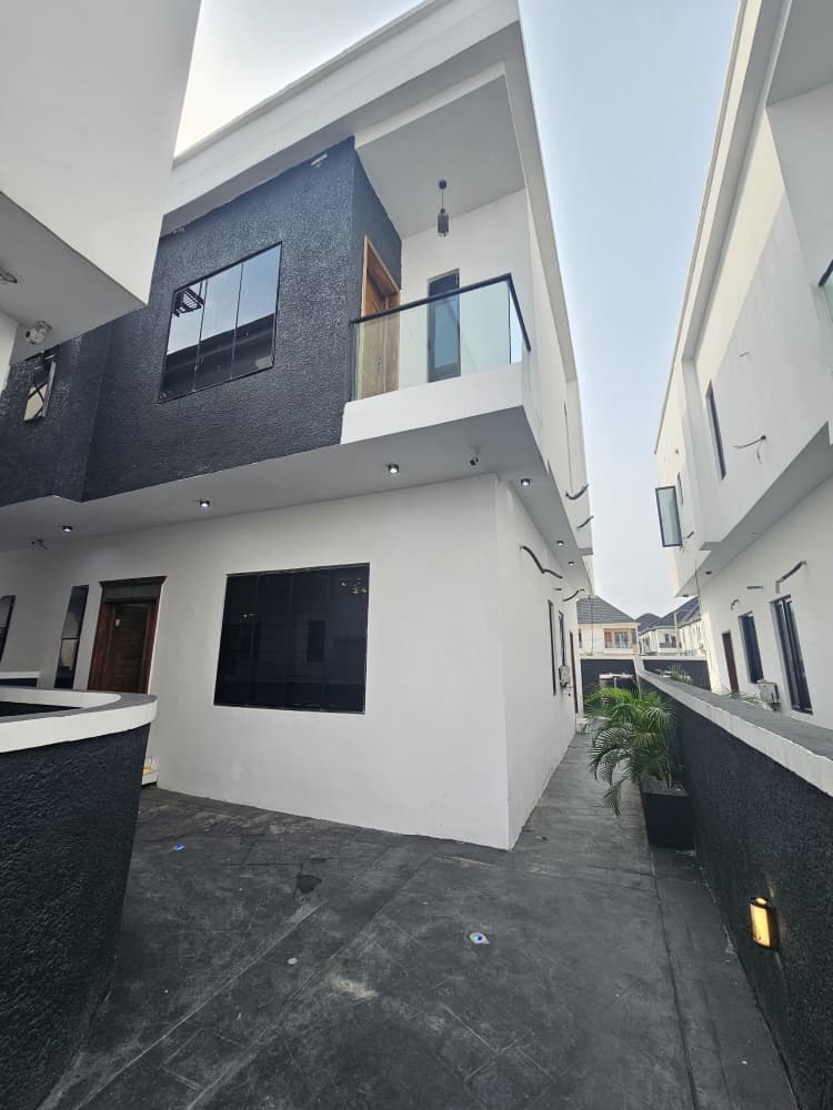 alt=Newly built 4-bedroom semi-detached duplex with BQ on Orchid Road, Le (1)