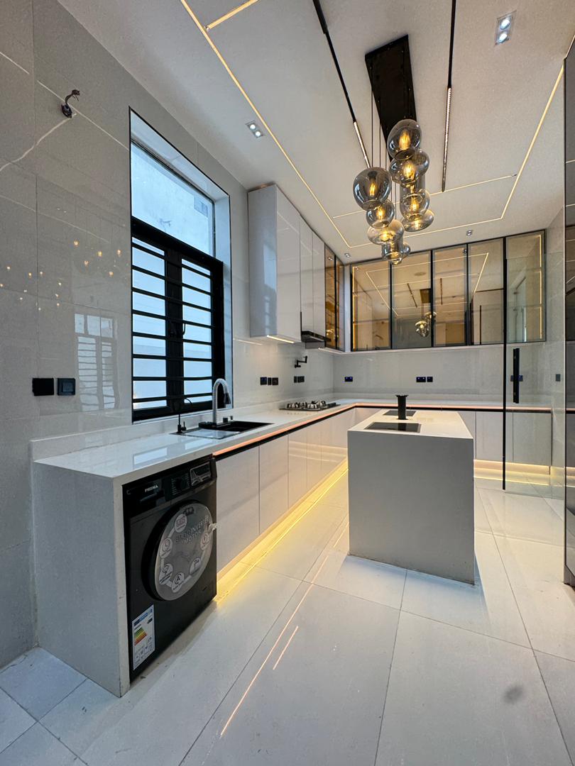 classy-4-bedroom-duplex-orchid-road-lekki-lagos-nigeria (4)