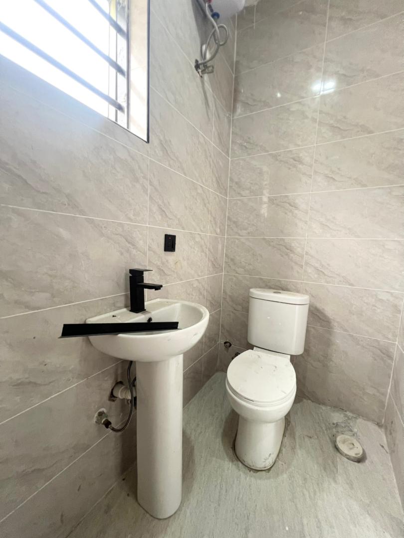 luxury-4-bedroom-duplex-with-swimming-pool-for-sale-lagos (22)