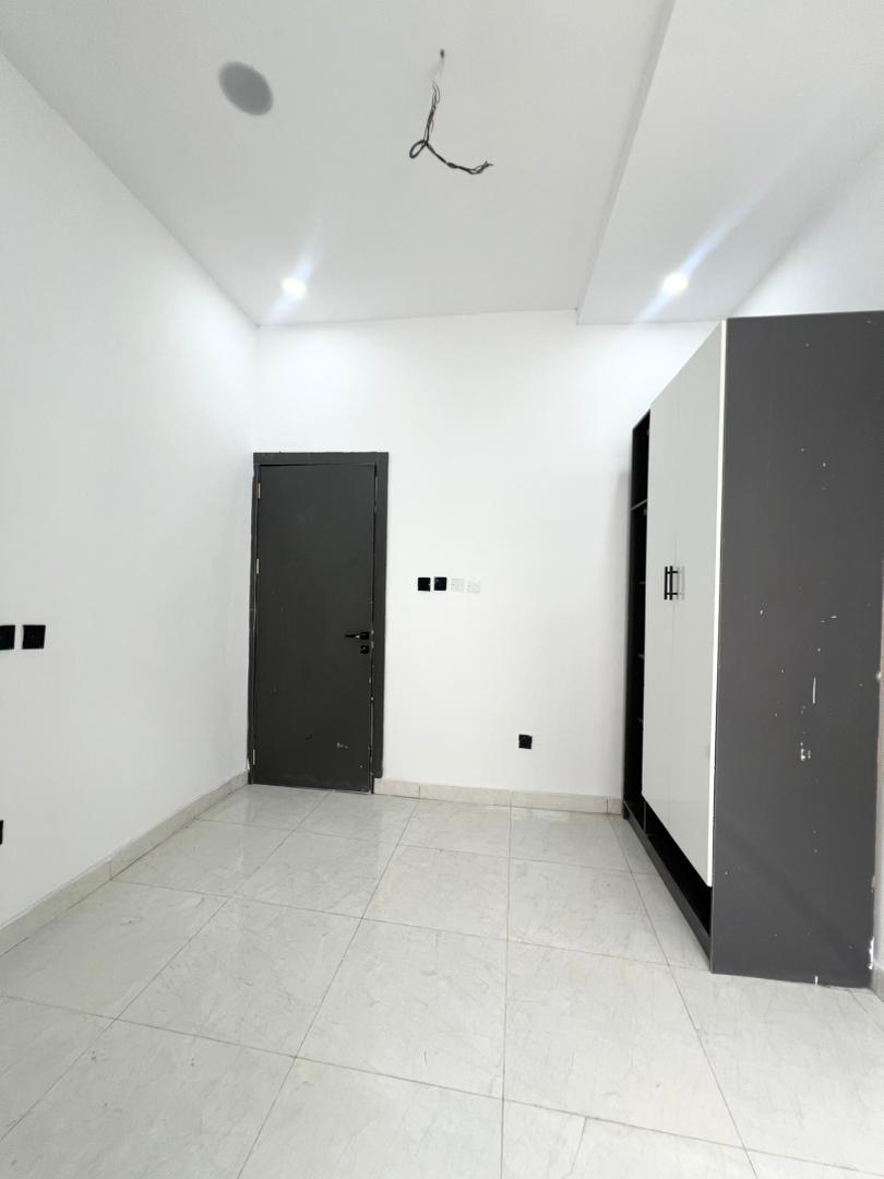 luxury-4-bedroom-duplex-with-swimming-pool-for-sale-lagos (30)