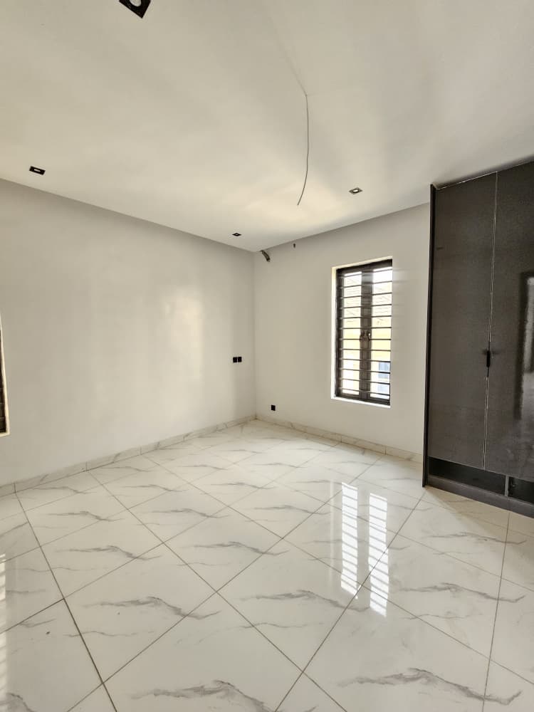 luxury-4-bedroom-maisonette-for-sale-lekki-phase-1-lagos (11)