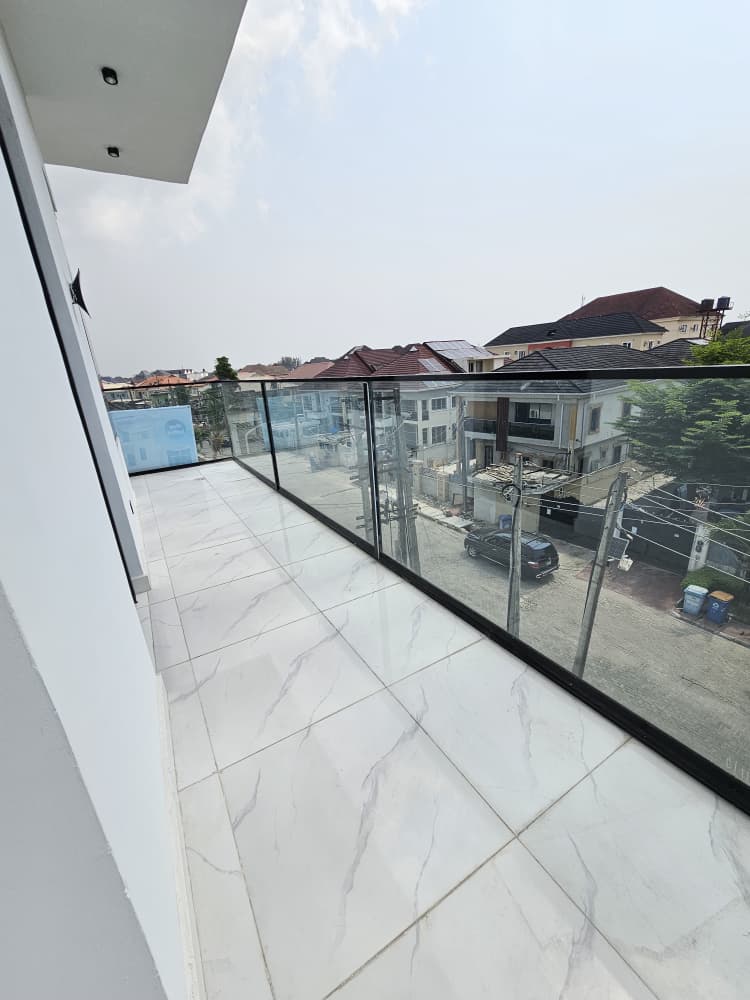 luxury-4-bedroom-maisonette-for-sale-lekki-phase-1-lagos (14)