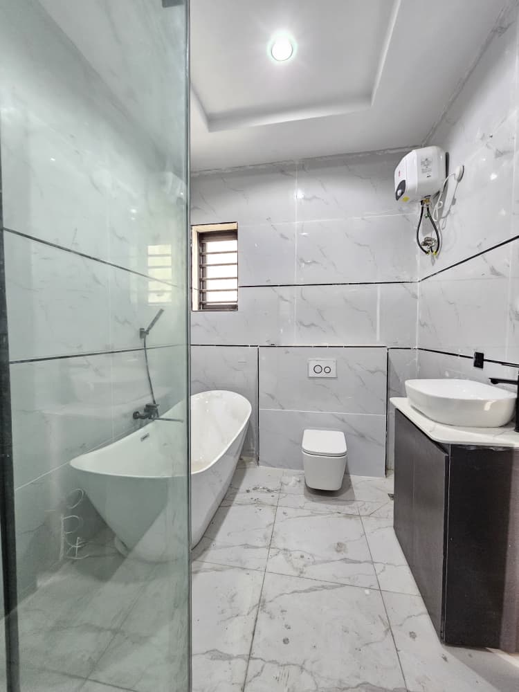 luxury-4-bedroom-maisonette-for-sale-lekki-phase-1-lagos (14)