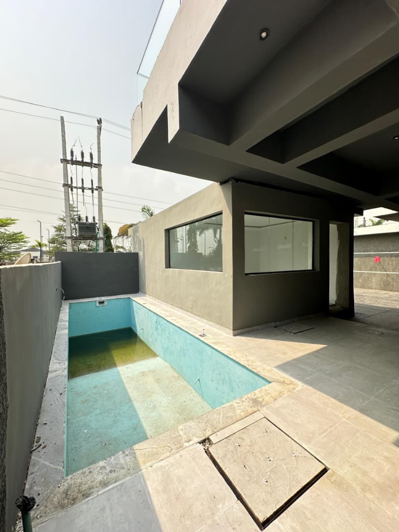 luxury-4-bedroom-maisonette-for-sale-lekki-phase-1-lagos (5)