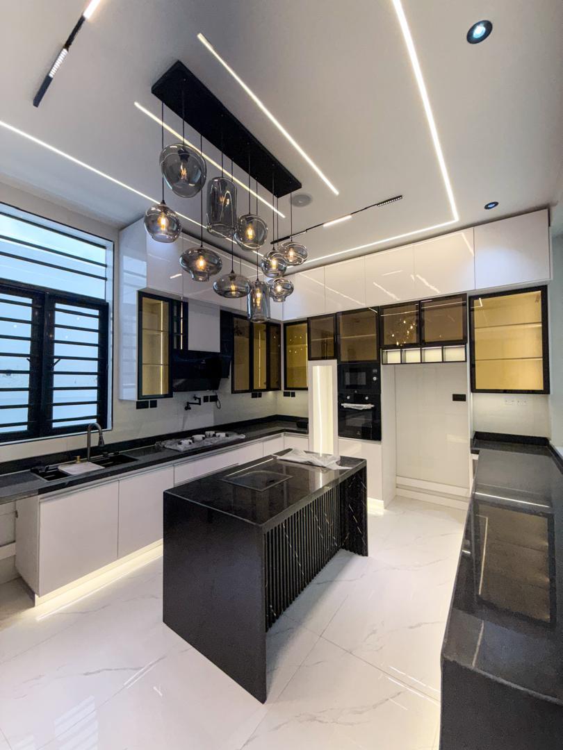 luxury-4-bedroom-maisonette-for-sale-lekki-phase-1-lagos (5)