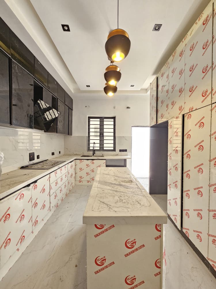 luxury-4-bedroom-maisonette-for-sale-lekki-phase-1-lagos (6)
