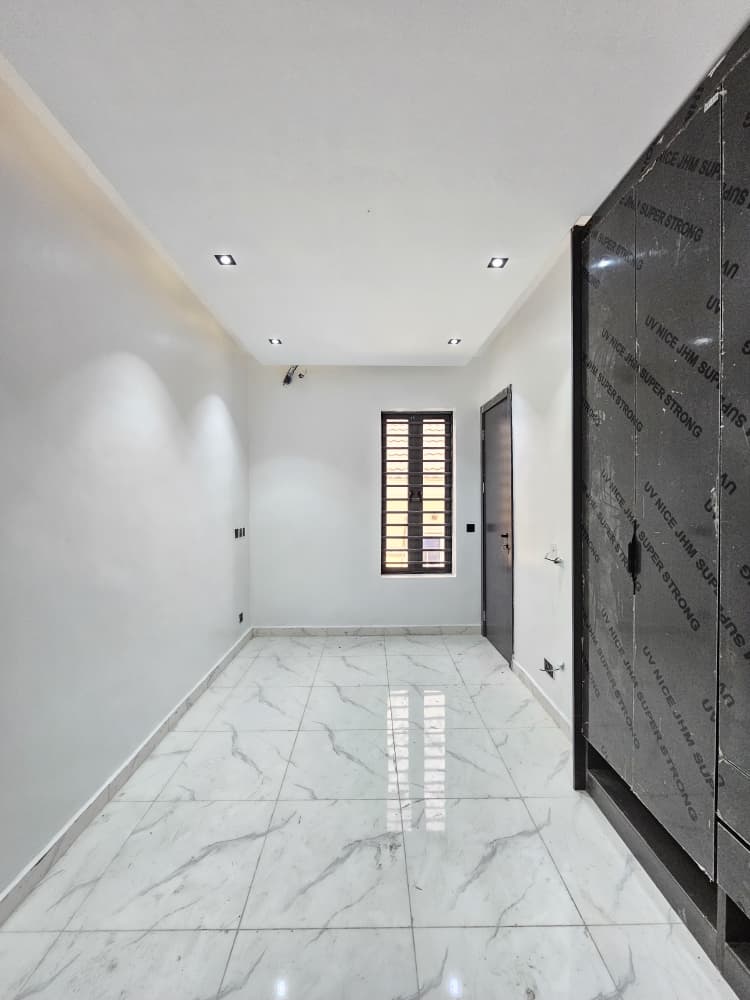 luxury-4-bedroom-maisonette-for-sale-lekki-phase-1-lagos (7)