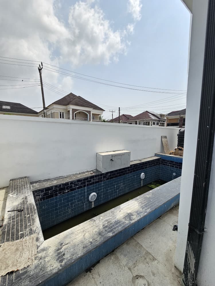 luxury-4-bedroom-maisonette-for-sale-lekki-phase-1-lagos (8)