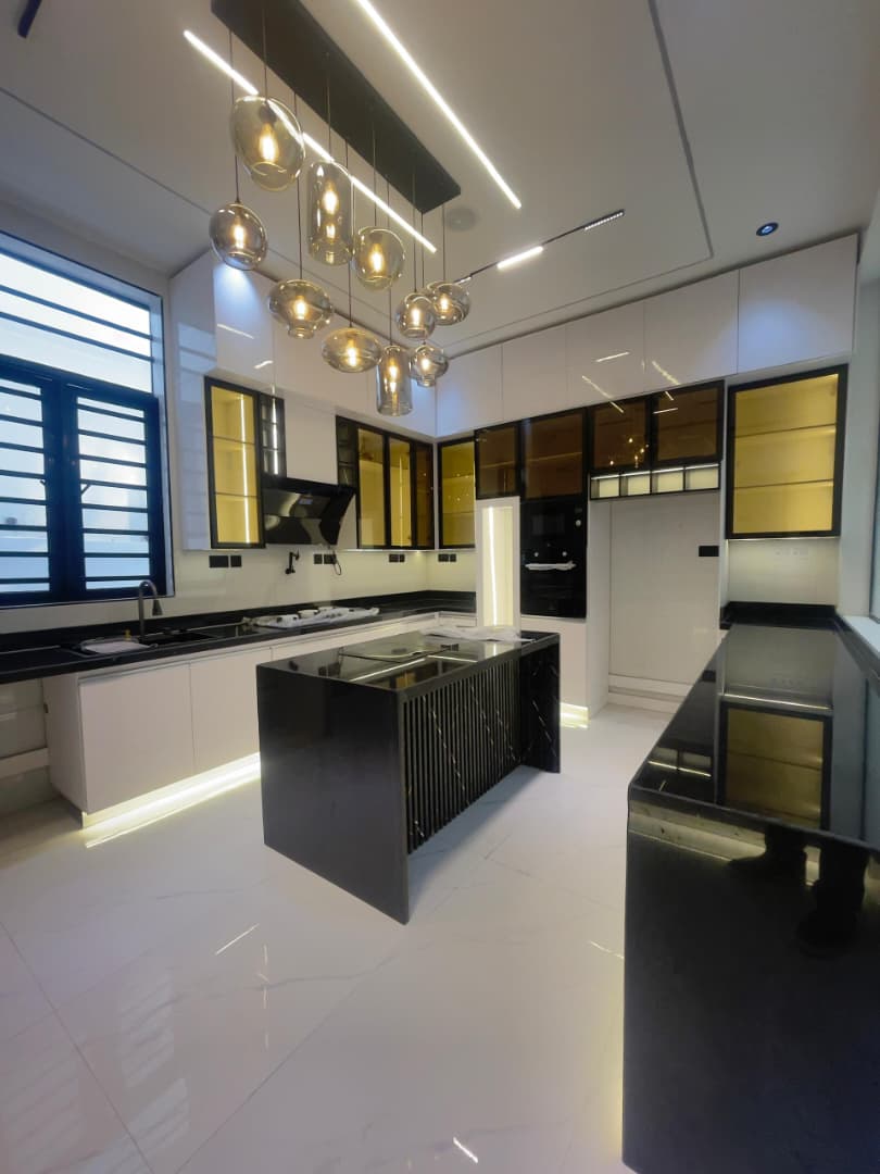 luxury-4-bedroom-maisonette-for-sale-lekki-phase-1-lagos (9)