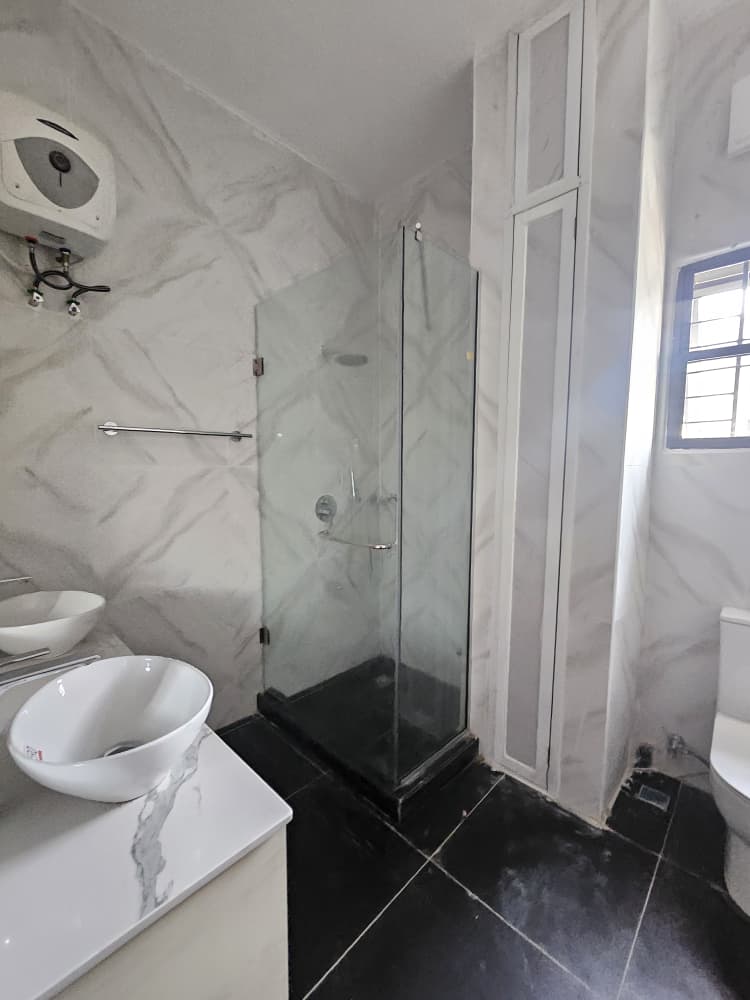 luxury-6-bedroom-detached-mansion-pool-cinema-lekki-phase-1-sale (15)