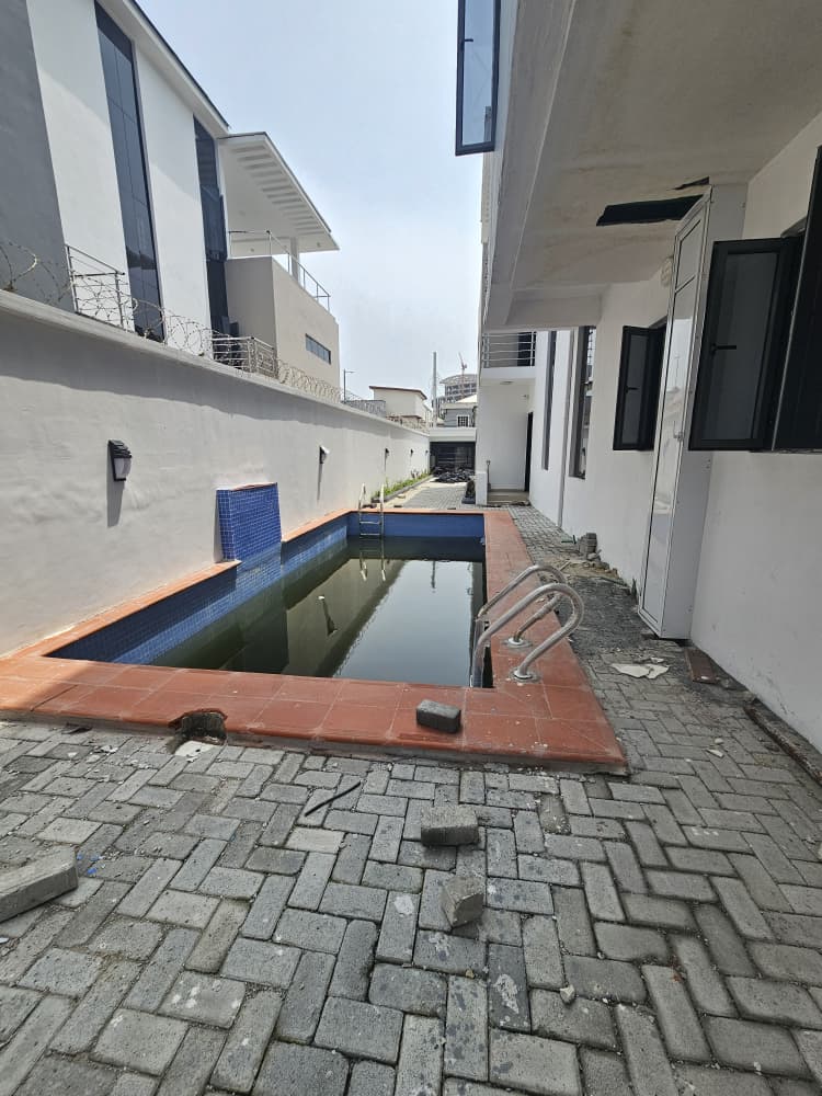 luxury-6-bedroom-detached-mansion-pool-cinema-lekki-phase-1-sale (3)