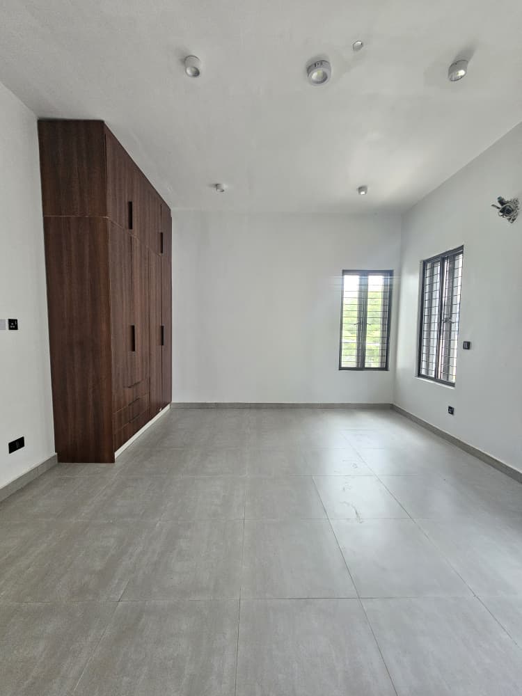 luxury-6-bedroom-detached-mansion-pool-cinema-lekki-phase-1-sale (8)