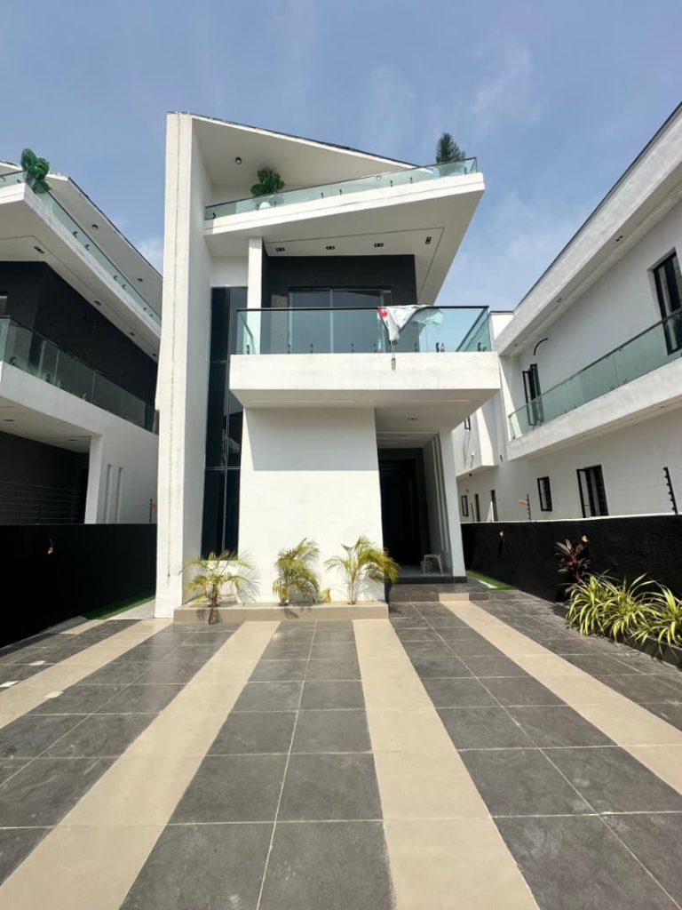 https://affiliatesrealtor.com.ng/land-for-sale-in-ibeju-lekki-near-dangote-refinery/