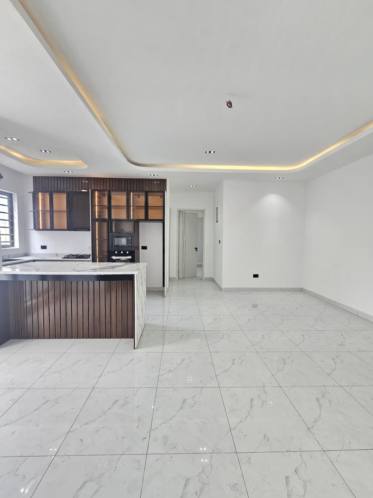 newly-built-2-bedroom-apartment-for-sale-jakande-lekki-lagos (3)