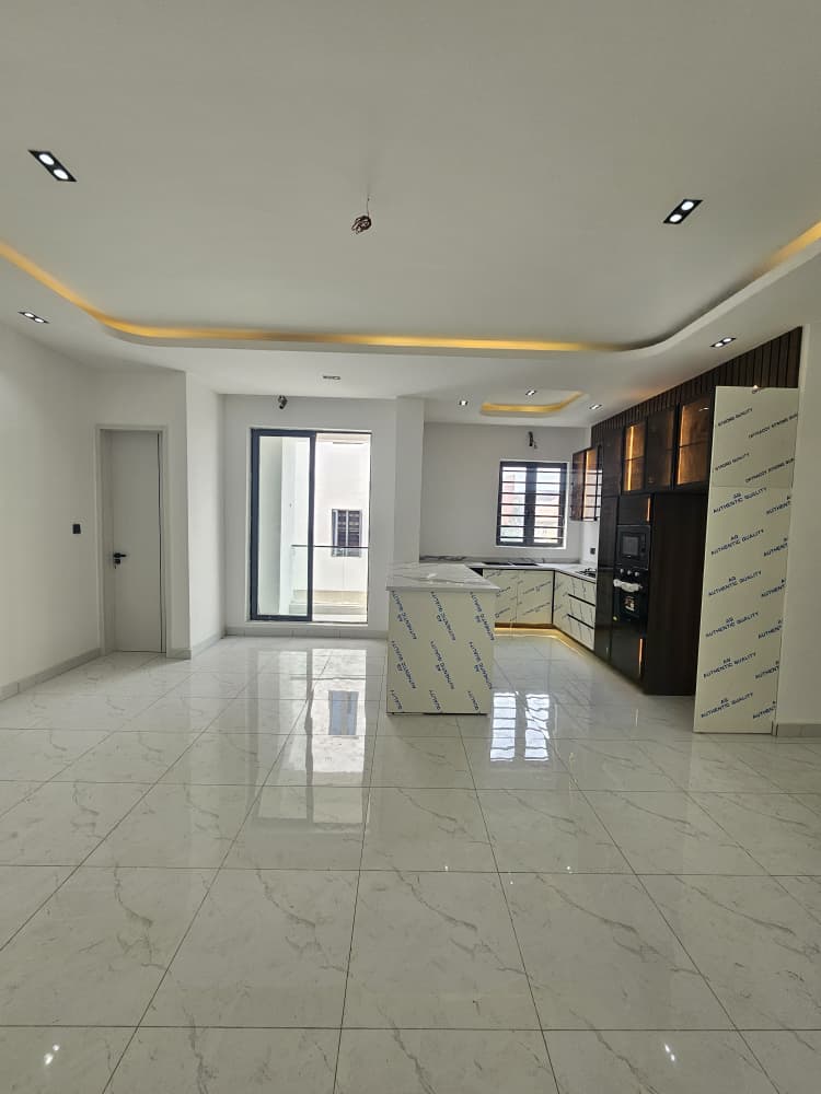 newly-built-2-bedroom-apartment-for-sale-jakande-lekki-lagos (4)
