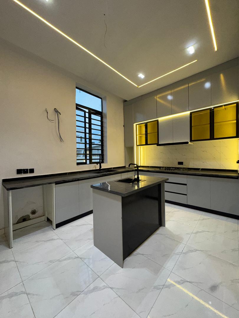 self-serviced-luxury-4-bedroom-duplex-bq-ikota-lekki (7)