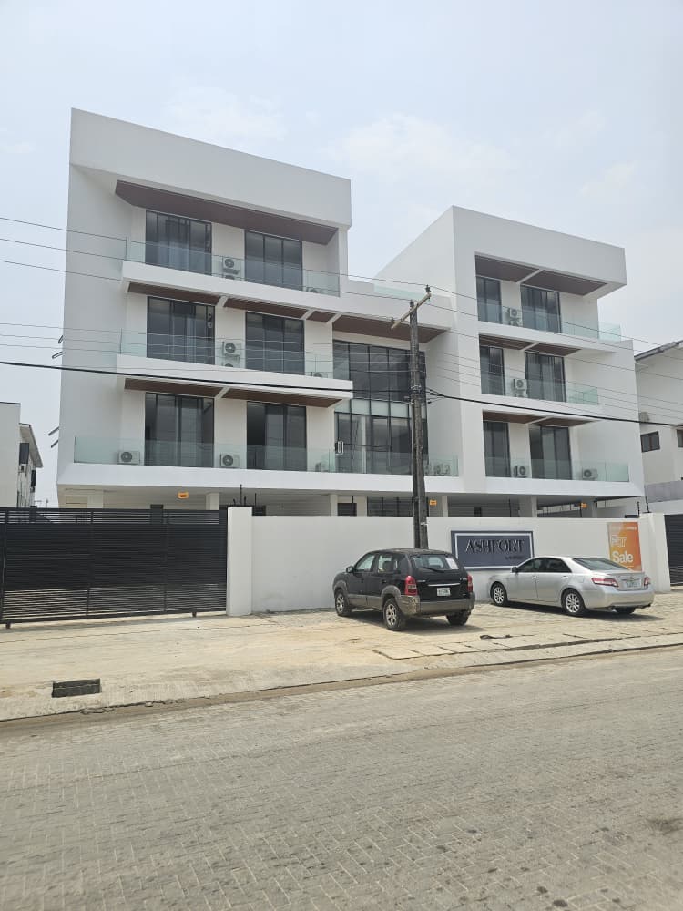 spacious-1-bedroom-apartment-for-sale-lekki-phase-1-lagos (1)