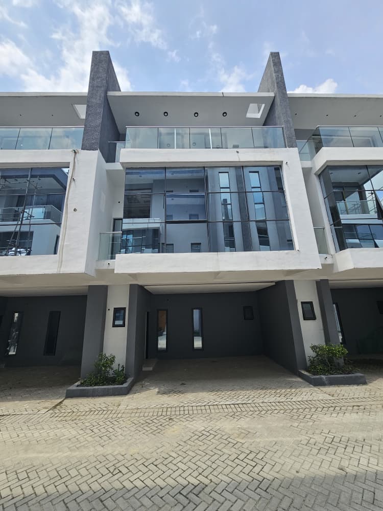 spacious-1-bedroom-apartment-for-sale-lekki-phase-1-lagos (1)