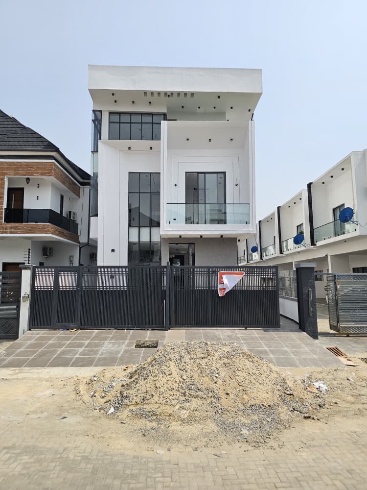 spacious-1-bedroom-apartment-for-sale-lekki-phase-1-lagos (1)
