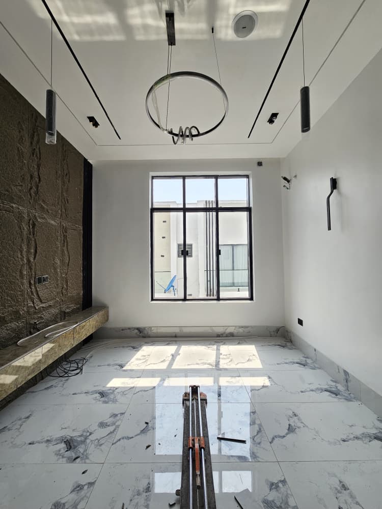 spacious-1-bedroom-apartment-for-sale-lekki-phase-1-lagos (10)