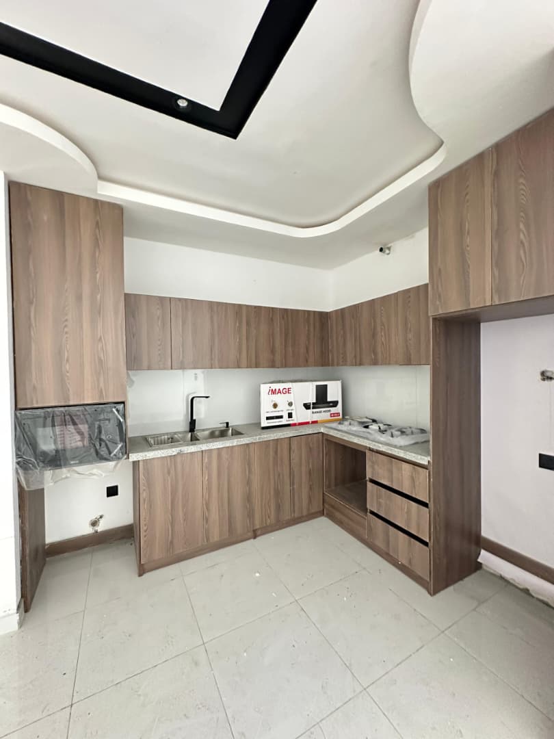 spacious-1-bedroom-apartment-for-sale-lekki-phase-1-lagos (11)