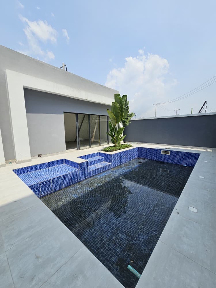 spacious-1-bedroom-apartment-for-sale-lekki-phase-1-lagos (11)