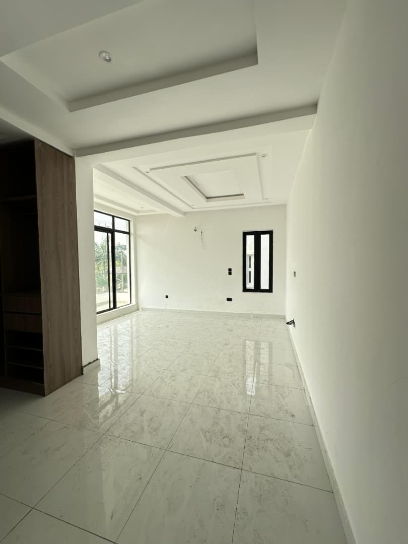 spacious-1-bedroom-apartment-for-sale-lekki-phase-1-lagos (17)