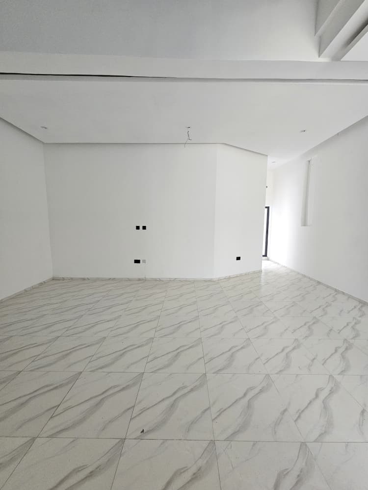 spacious-1-bedroom-apartment-for-sale-lekki-phase-1-lagos (3)