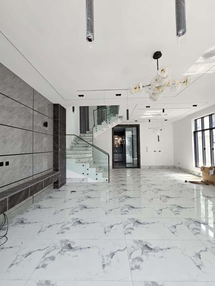 spacious-1-bedroom-apartment-for-sale-lekki-phase-1-lagos (3)