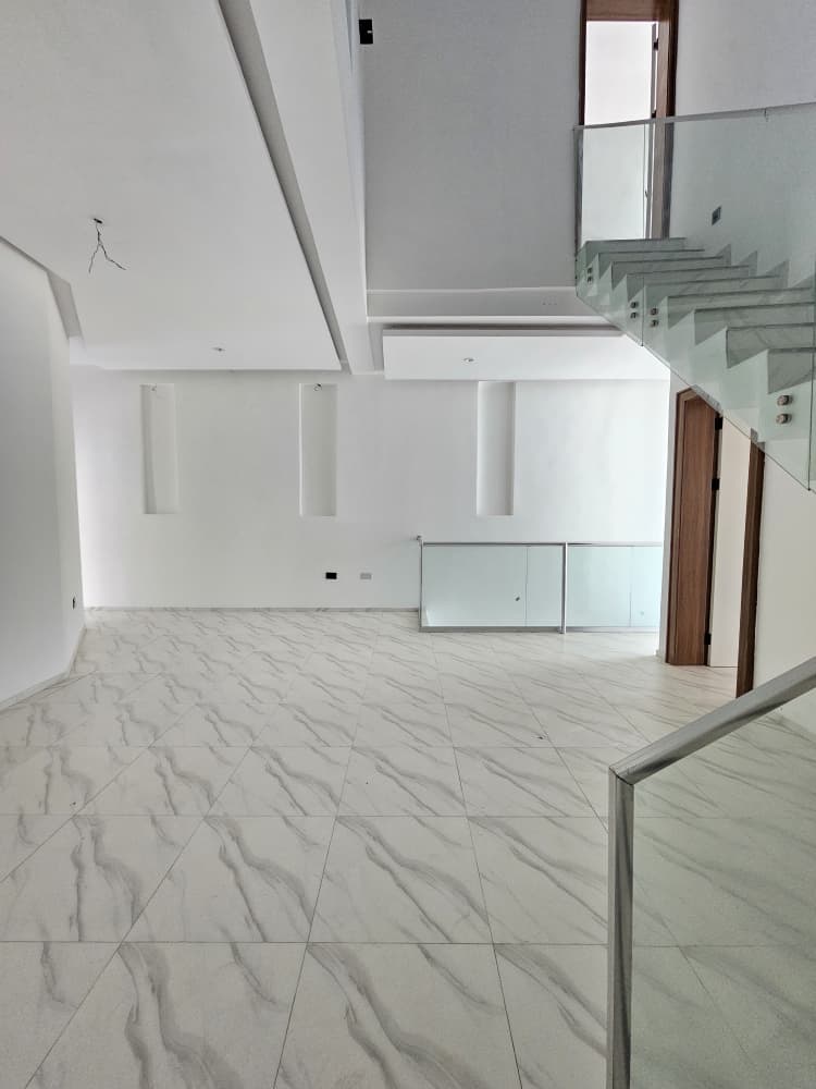 spacious-1-bedroom-apartment-for-sale-lekki-phase-1-lagos (4)