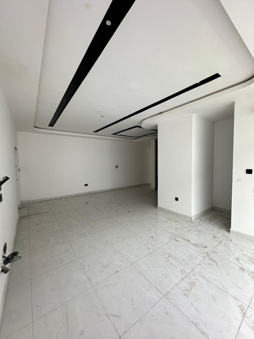 spacious-1-bedroom-apartment-for-sale-lekki-phase-1-lagos (7)