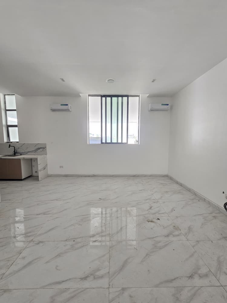 spacious-1-bedroom-apartment-for-sale-lekki-phase-1-lagos (7)