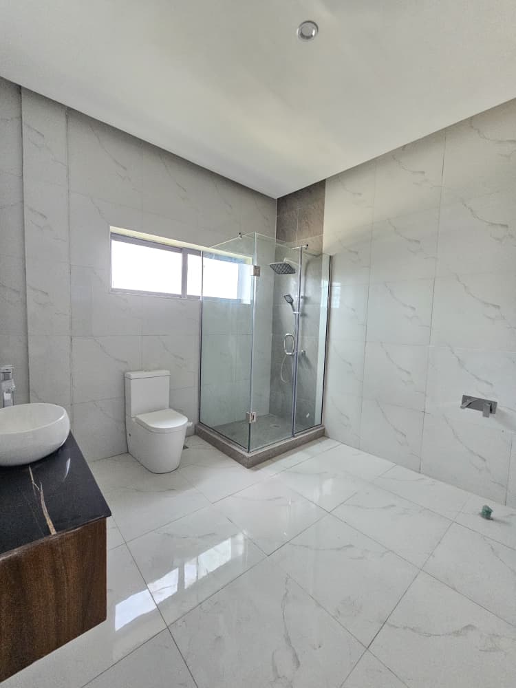 spacious-1-bedroom-apartment-for-sale-lekki-phase-1-lagos (8)