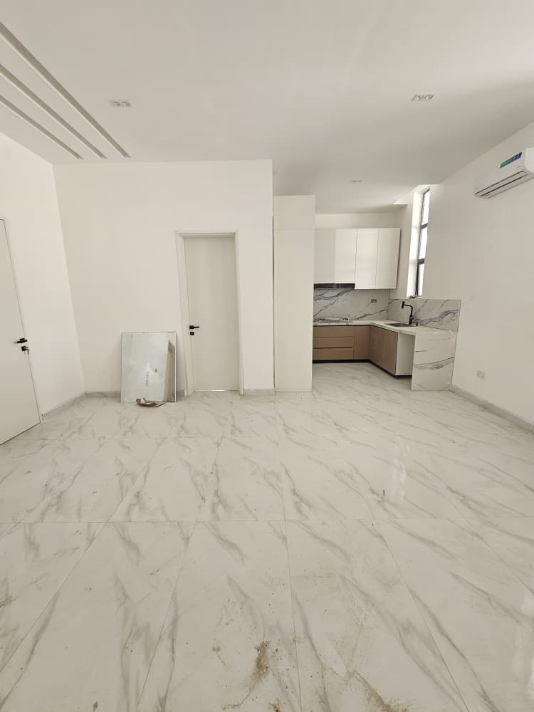 spacious-1-bedroom-apartment-for-sale-lekki-phase-1-lagos (8)