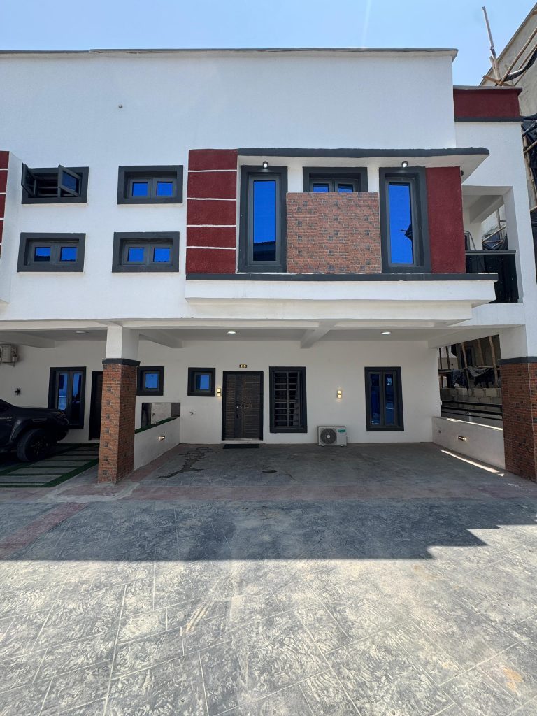 spacious-3-bedroom-apartment-freedom-way-lekki-phase-1