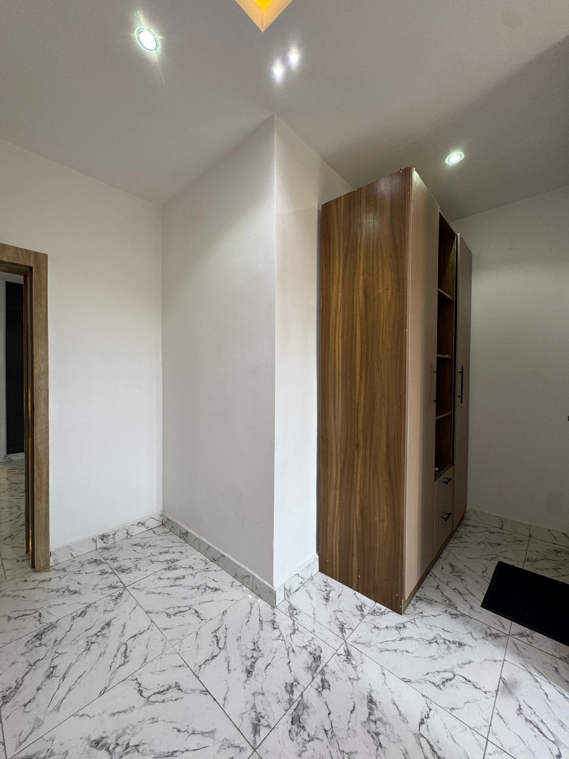 spacious-3-bedroom-apartment-freedom-way-lekki-phase-1 (3)