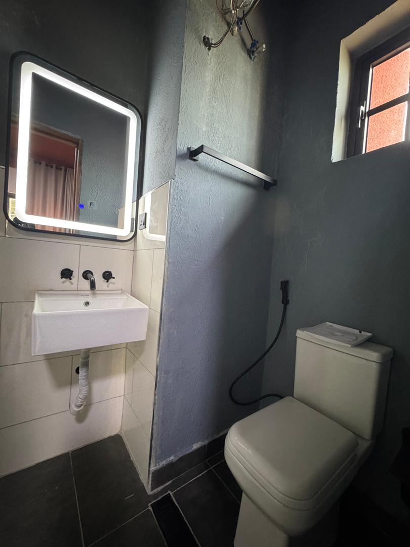 spacious-3-bedroom-apartment-freedom-way-lekki-phase-1 (4)